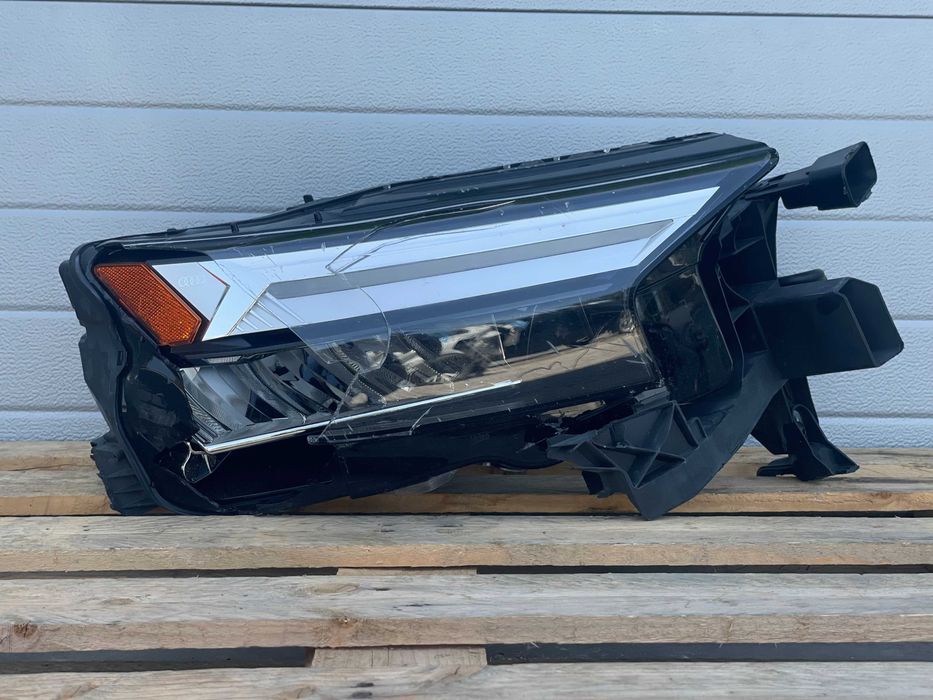 Десен фар AUDI Q4 E-TRON 89A941034B