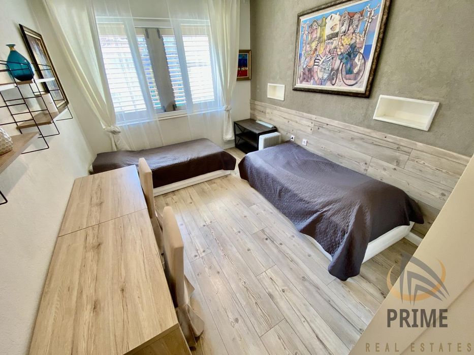 Дава се под наем Тристаен апартамент в Бургас, Център - 80 кв.м за 750 € - Снимка #12