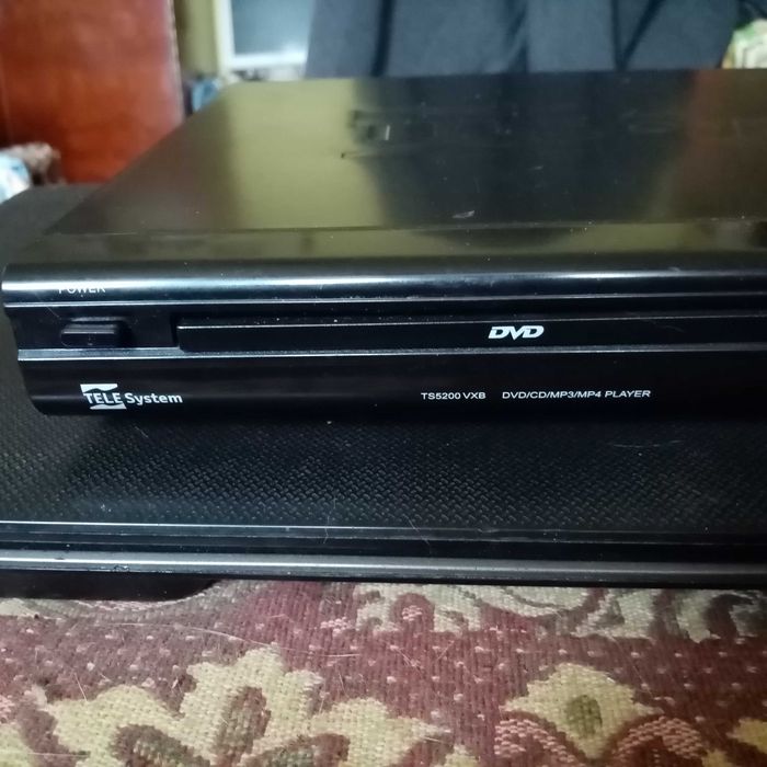 CD/DVD player Asmstad si Telesystem