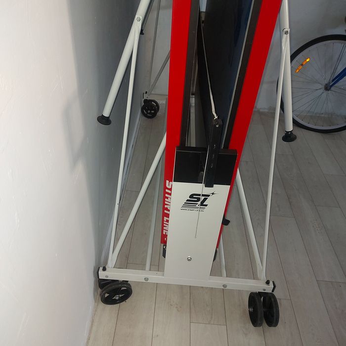 Теннисный стол..