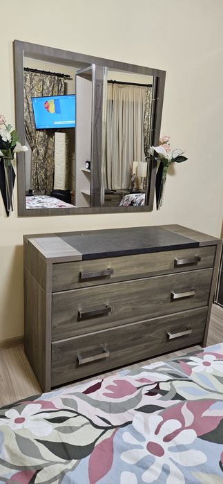 Comodă + oglindă în stare foarte bună