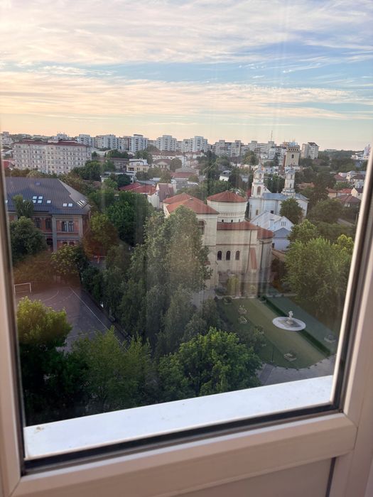 Ultracentral apartament de închiriat
