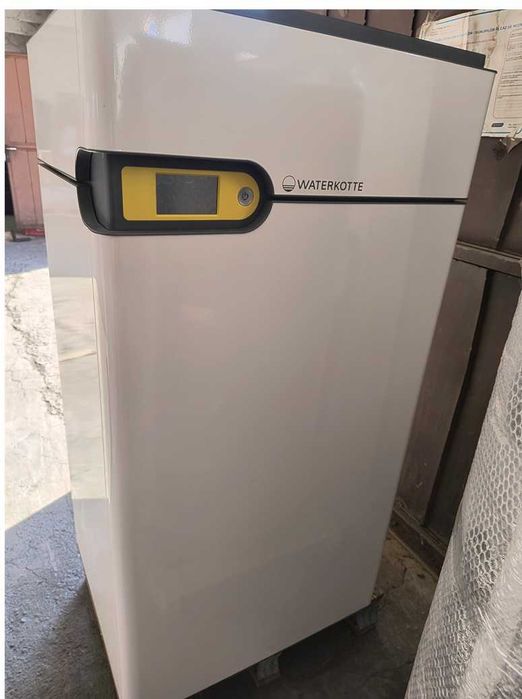 Pompă de căldură Waterkotte Ai1 EcoTouch DS5008.5 COP 6.5 – sol-apă / apă-apă / foarte eficienta – nefolosită