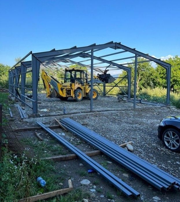 Vând hală metalică 10 x15 
10/20/3 Compusă dim :
• 5ferme la 10m ipe 180
• ⁠10stâlpi la 3M ipe 180
• ⁠plăcuțe stâlpi 250x250
• ⁠10cuzi