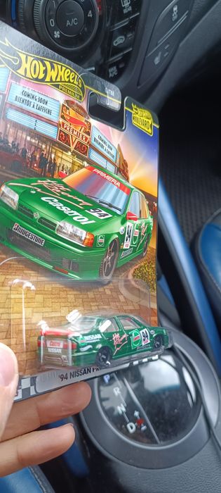 Hot wheels premium nissan primera