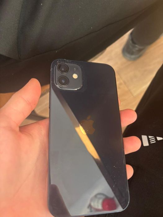 Продам или обменяю айфон 12