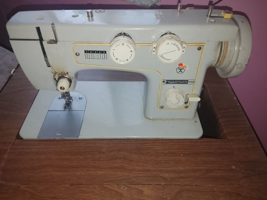 Швейная машинка .