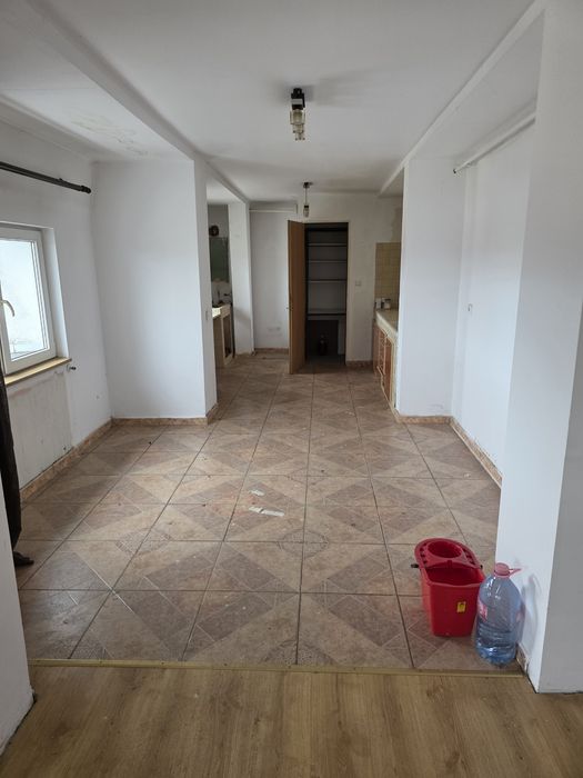 Vând apartament str.Mihai Eminescu Bistrița