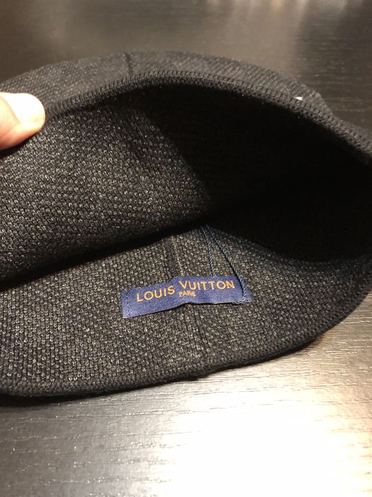 Caciula Louis Vuitton , calitate premium , pe stoc , noua