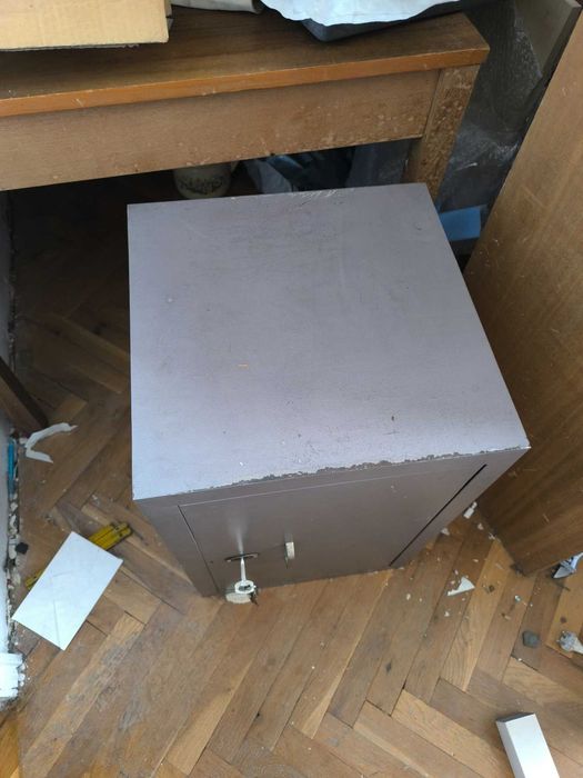 Продавам огнеупорен Сейф - каса