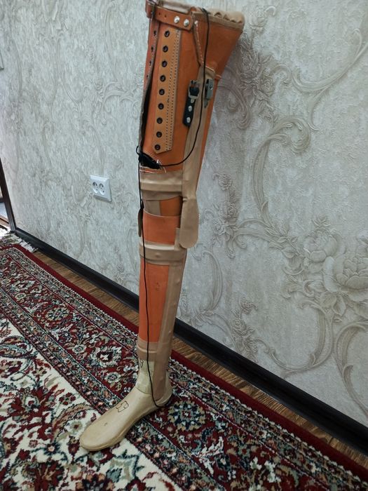 Protez oyoq sotiladi