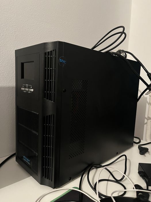 UPS ИБП SVC PT-2K-LCD, 2000VA, 1600W