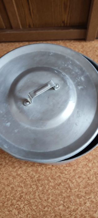Продам алюминиевую кастрюлю 20 л
