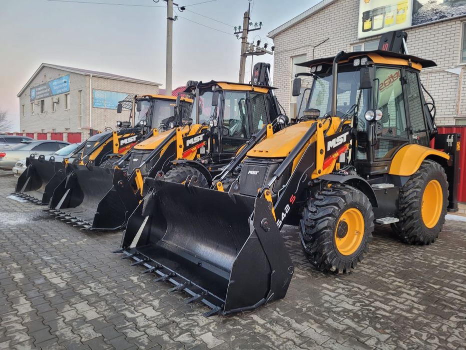 Экскаватор-погрузчик MST M542, 544, 642