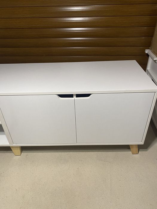 ТВ шкаф в скандинавски стил