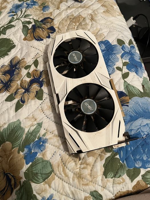 Placa video 1070 8 gb