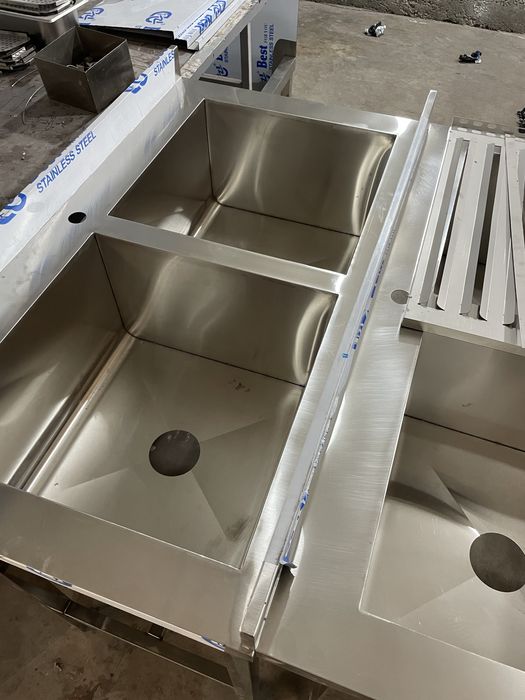 Kuxnyaga stol stellaj moyka xoladilnik morazilnik stansiya