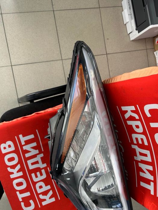 Десен фар за Hyundai santafe 2016 година