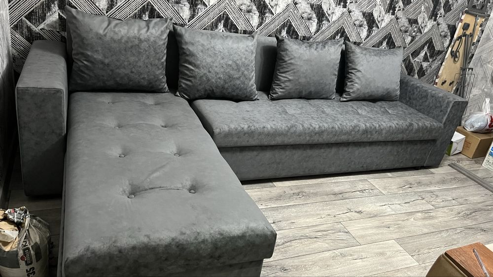 Срочно продам угловой диван