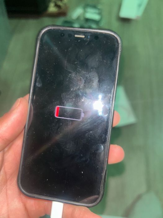Iphone 12 Mini работещ