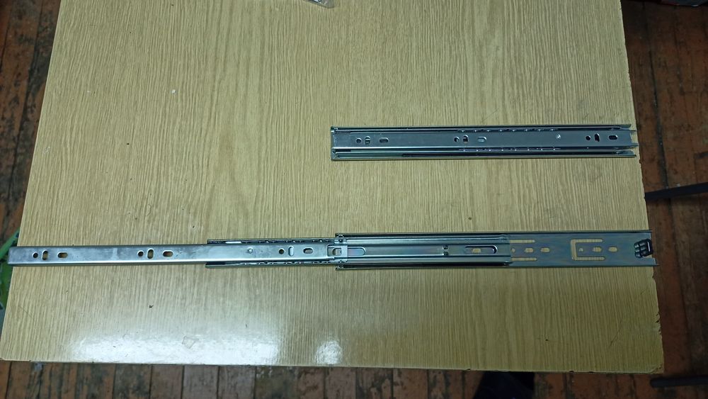 Панти за гардероб и релси