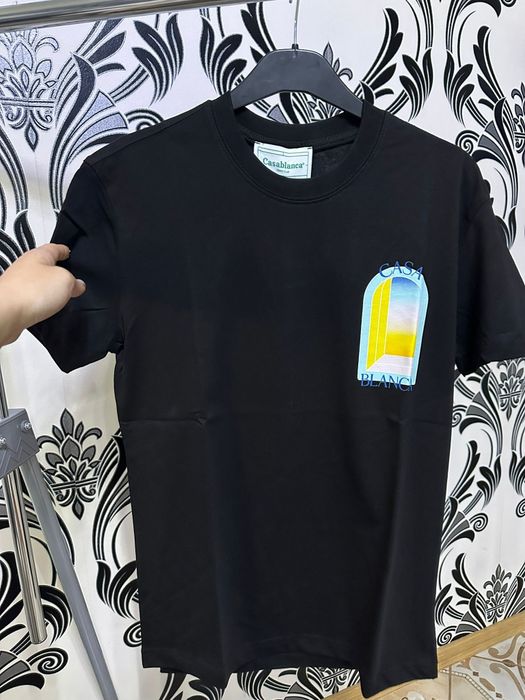 Tricou model nou Balenciaga, Casablanca