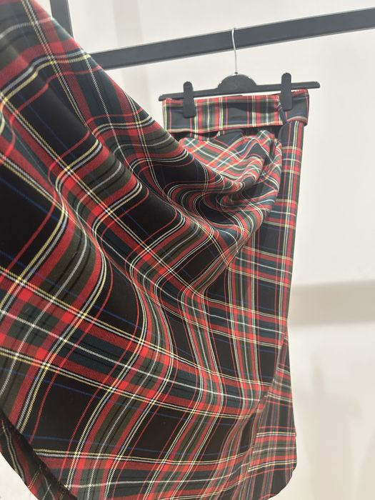 Fusta Zara Xs cu talie inalta , midi