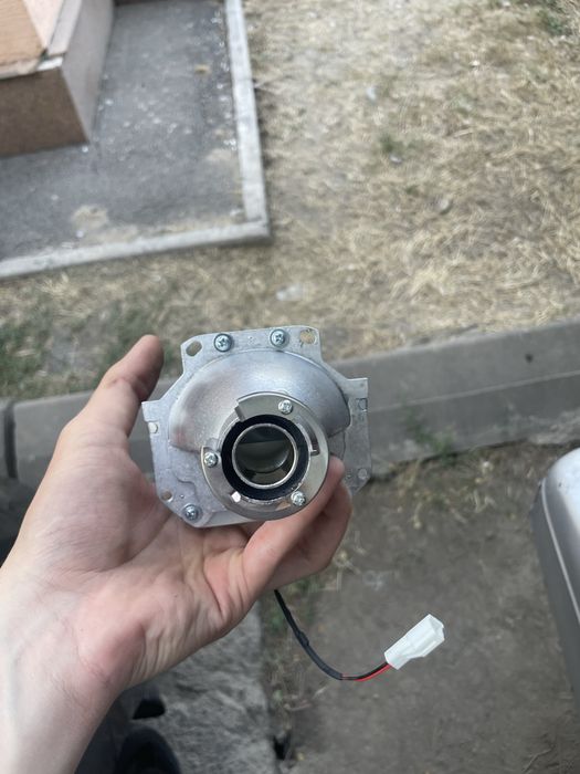 Продам линзы на фару для автомобиля