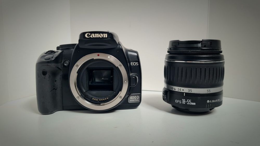 Canon EOS 400D + Obiectiv 18-55mm