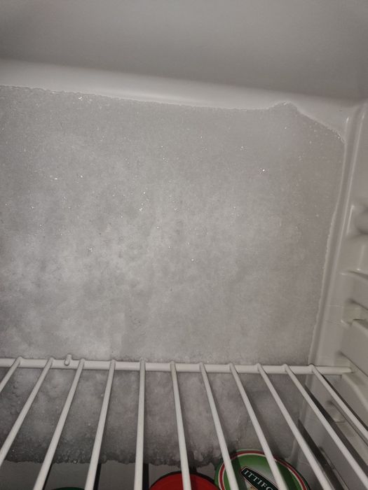 Продам холодильник Indesit