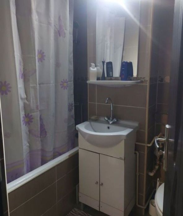 Ofer spre inchiriere apartament 2 camere in centru zona hotel Gorj, etaj 2, mobilat