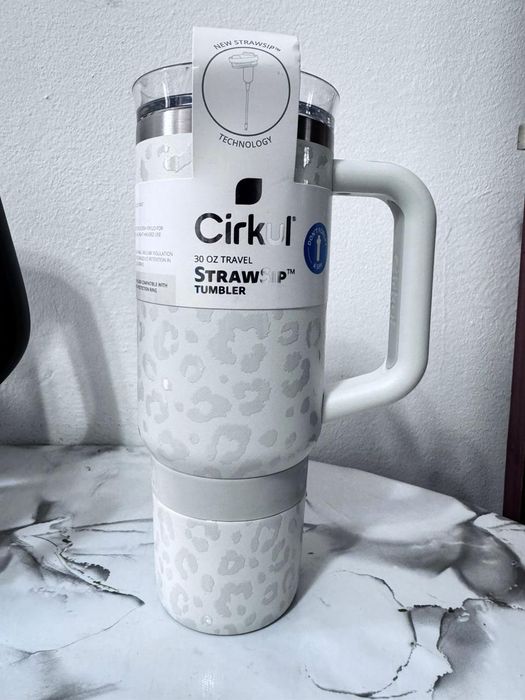 Продам термокружку Cirkul 30 OZ StrawSip