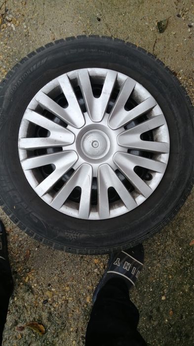 Vand Roti 5 buc  + Anvelope de Iarna +capace