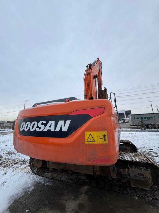 Гусеничный Экскаватор DOOSAN DX215
