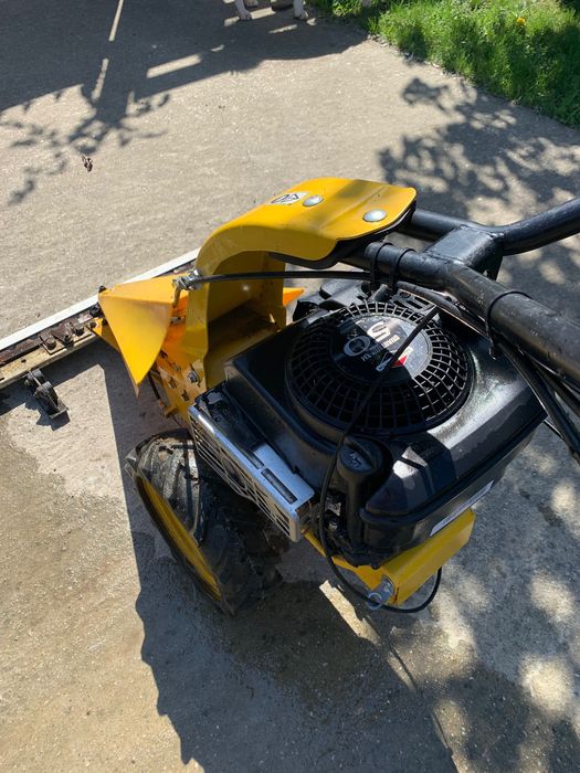 Vand unelte agricole