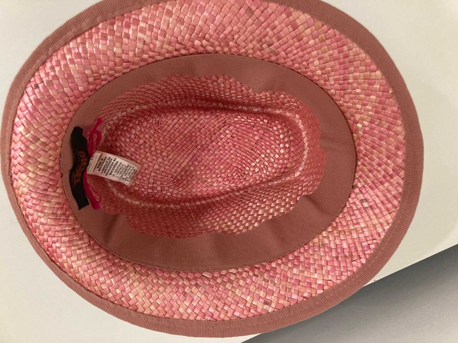 Шапки на Diesel, Tommy Jeans