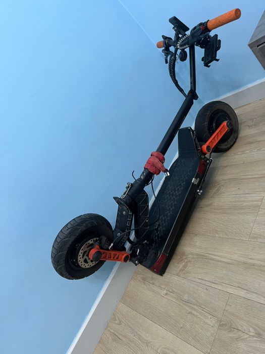 Запчасти на электро самокат