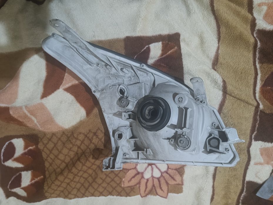 Фара на Тойота Прадо 120