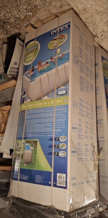 PISCINA CU CADRU METALIC INTEX SIGILATA, 7,32L x 3,66l x 1,32h nouă în cutie