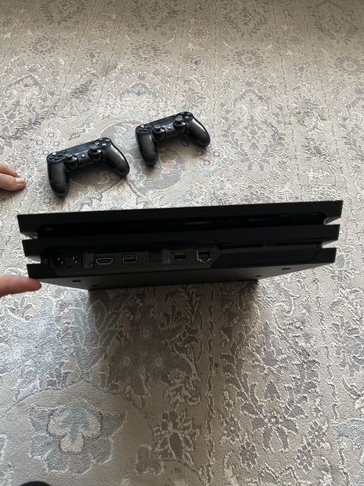 PlayStation 4 Pro по цене договоримся