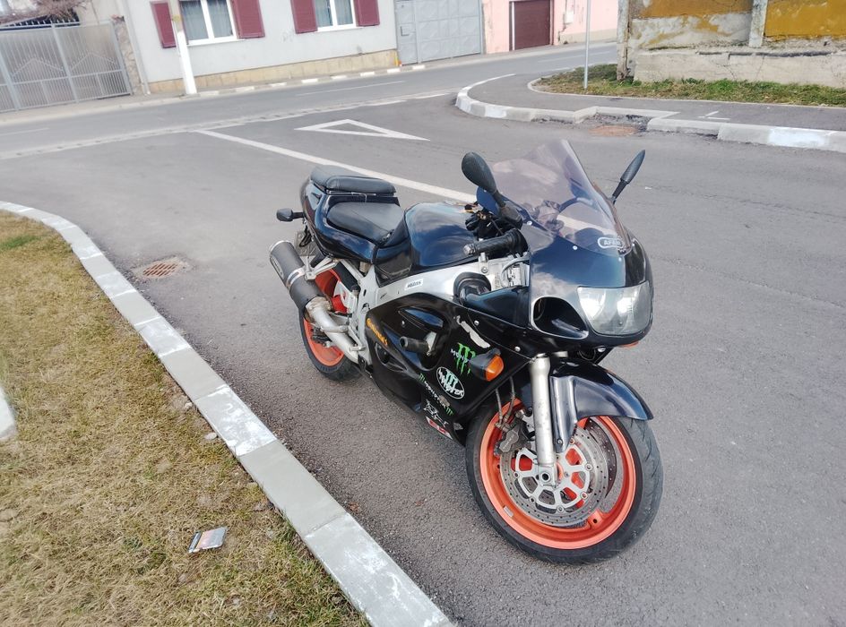 Suzuki GSX-R600 SARAD