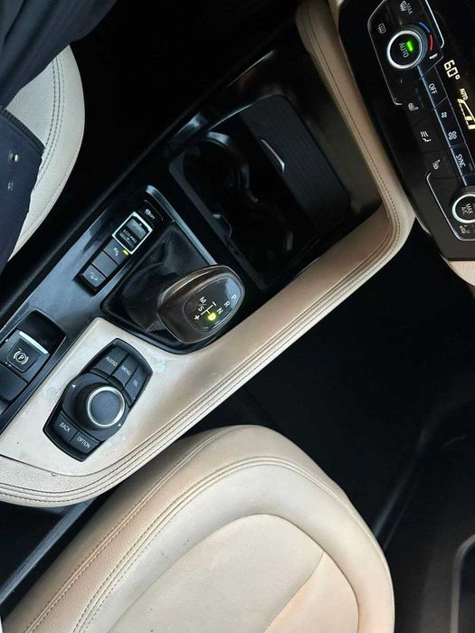 BMW X1 xDrive28i (F48) с американска спецификация