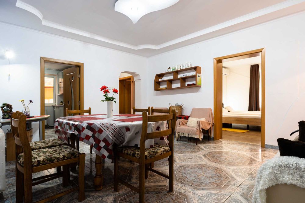 Casa 4 camere de inchiriat sau vanzare ( Pensiune)