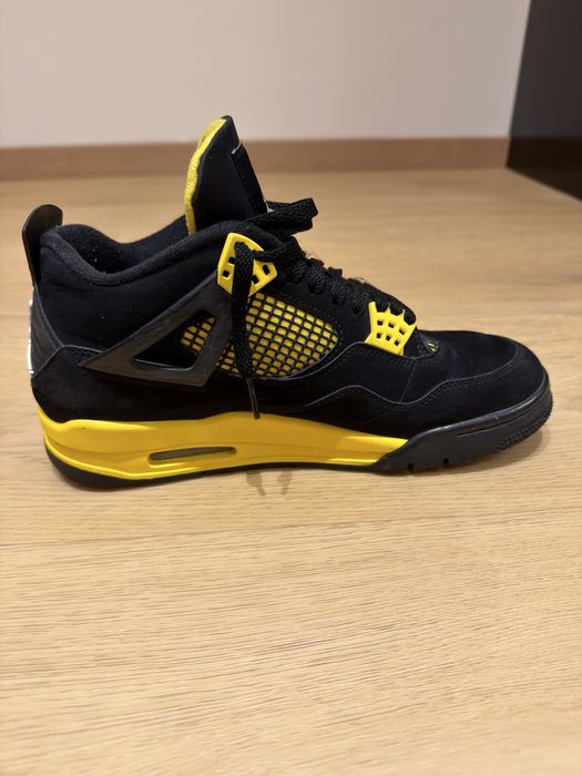 Jordan 4 yellow thunder