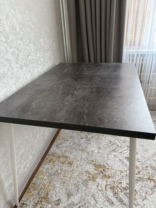 Кухонный стол,қолданылмаған