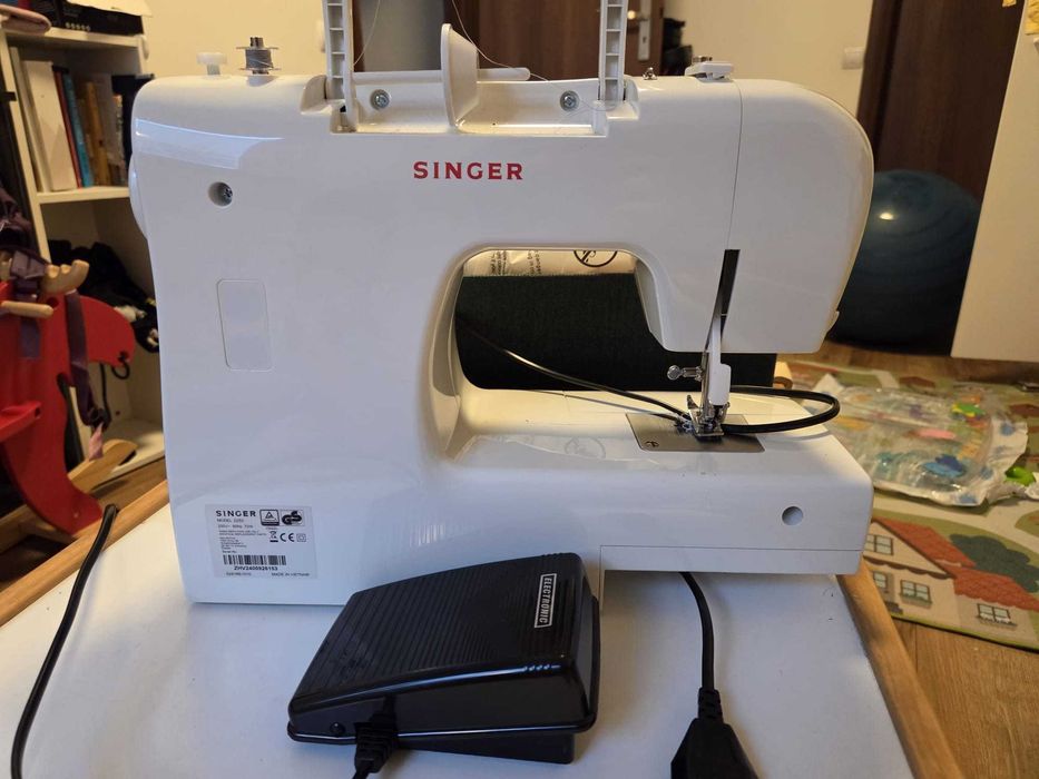 Mașină de cusut Singer Tradition 2250 – Stare excelentă