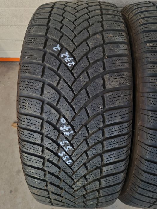 Зимни гуми 2 броя BRIDGESTONE Blizzak LM005 235 55 R17 дот 2722
