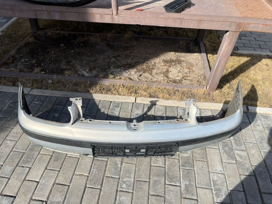 Продам бампер передний гольф 4