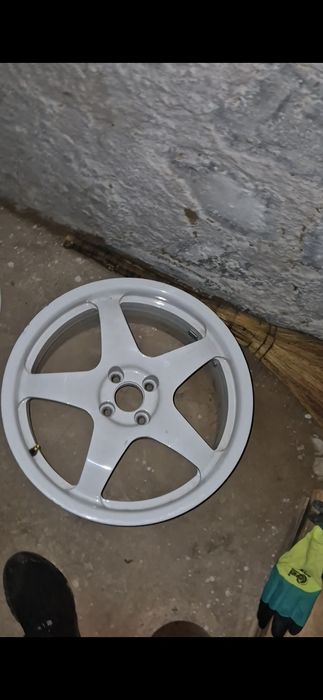 Slik diska sotiladi r17