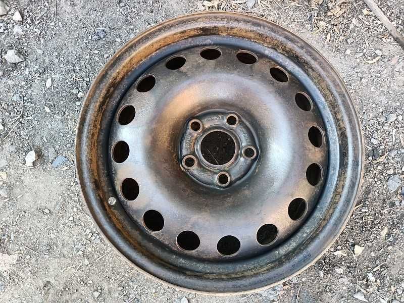 Продам оригинальный металлический диск на автомашину Renault Espace 3